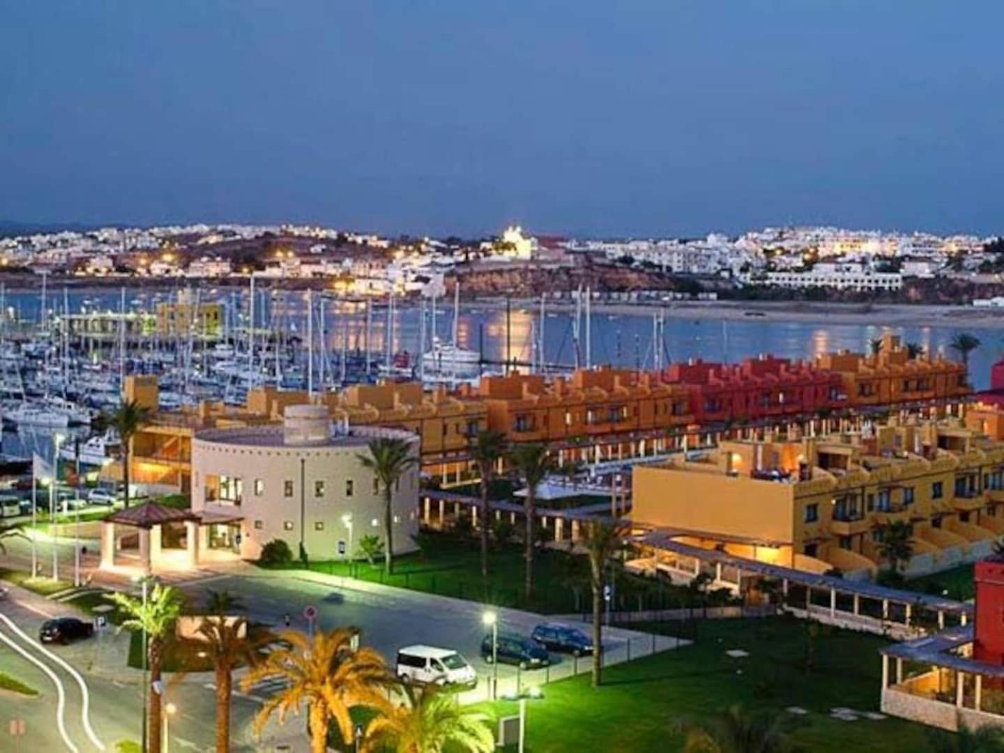 Spacious&Bright2Bedroom Apt Near Beaches,Sleeps 6 Portimão Eksteriør billede